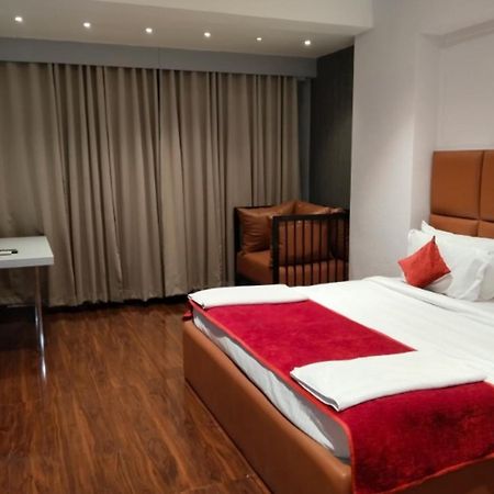 Hotel Balaji Central Ratlām Екстериор снимка