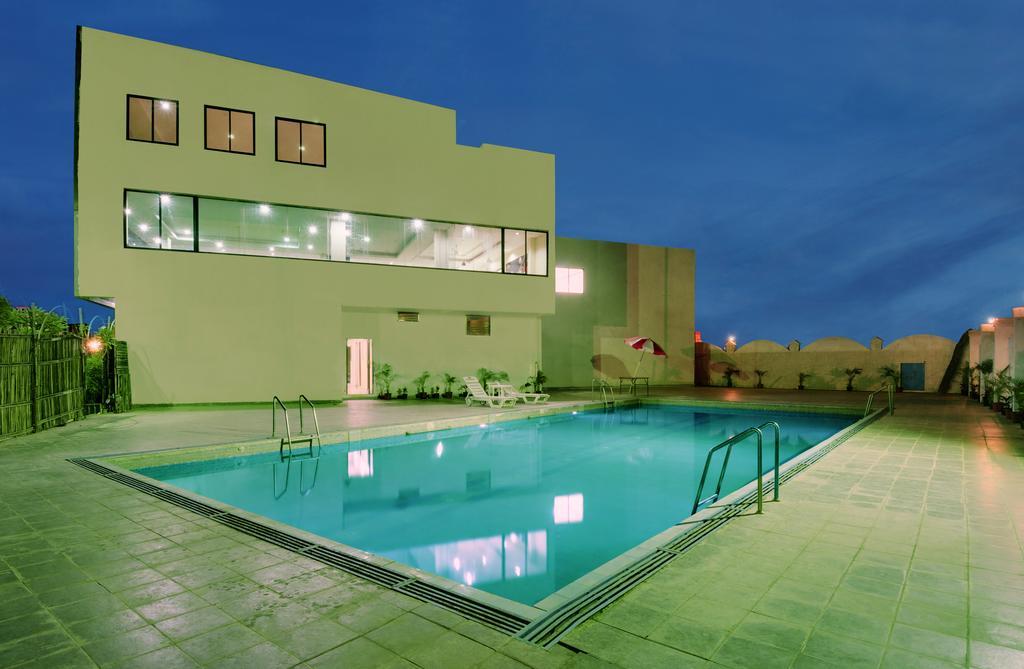Hotel Balaji Central Ratlām Екстериор снимка
