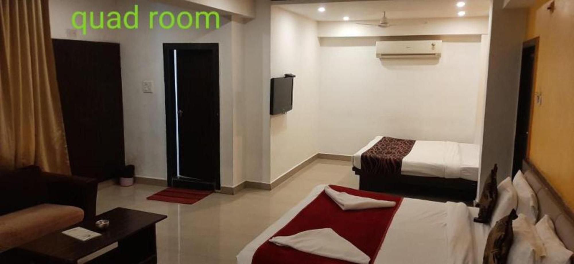 Hotel Balaji Central Ratlām Екстериор снимка