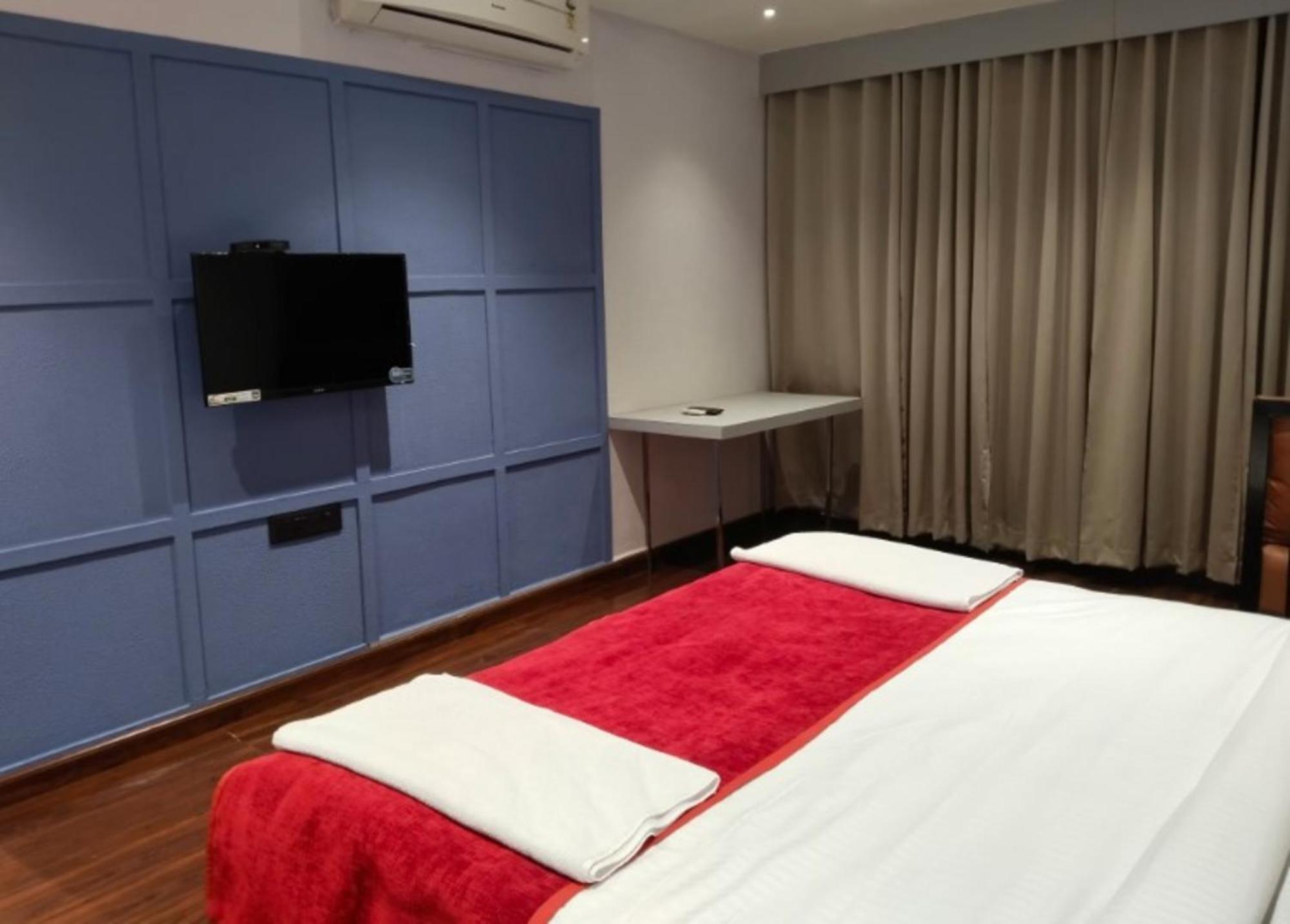 Hotel Balaji Central Ratlām Екстериор снимка