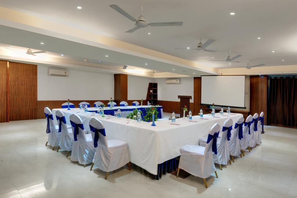Hotel Balaji Central Ratlām Екстериор снимка