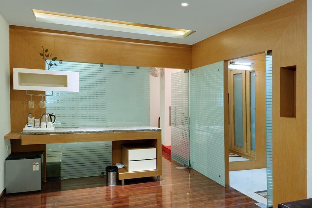 Hotel Balaji Central Ratlām Стая снимка