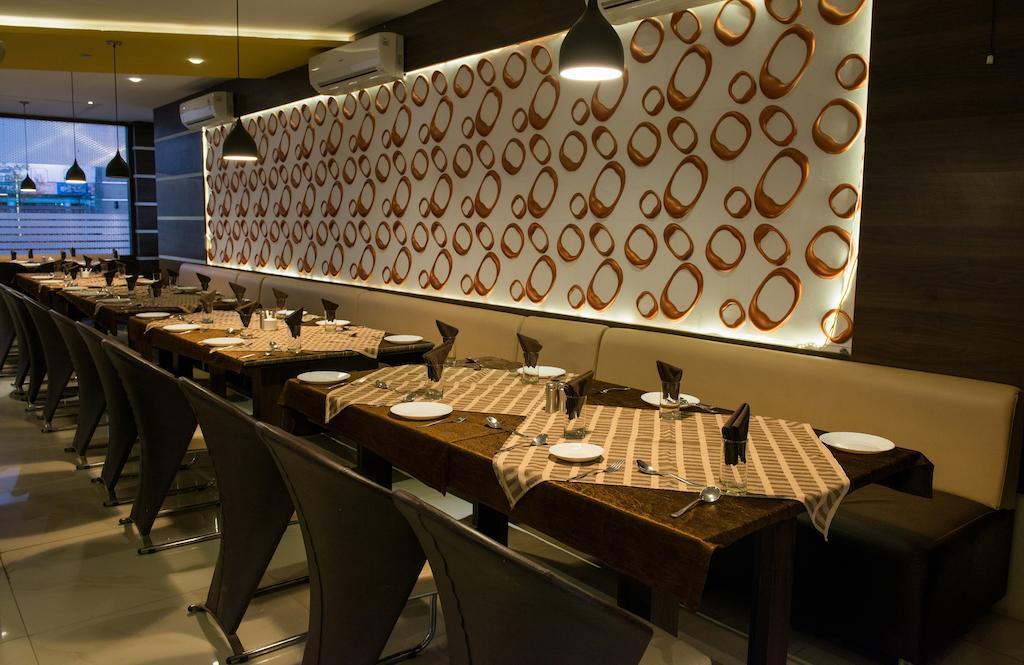 Hotel Balaji Central Ratlām Екстериор снимка