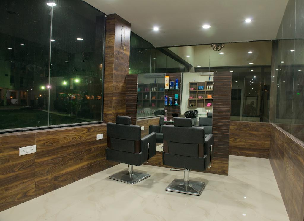 Hotel Balaji Central Ratlām Екстериор снимка