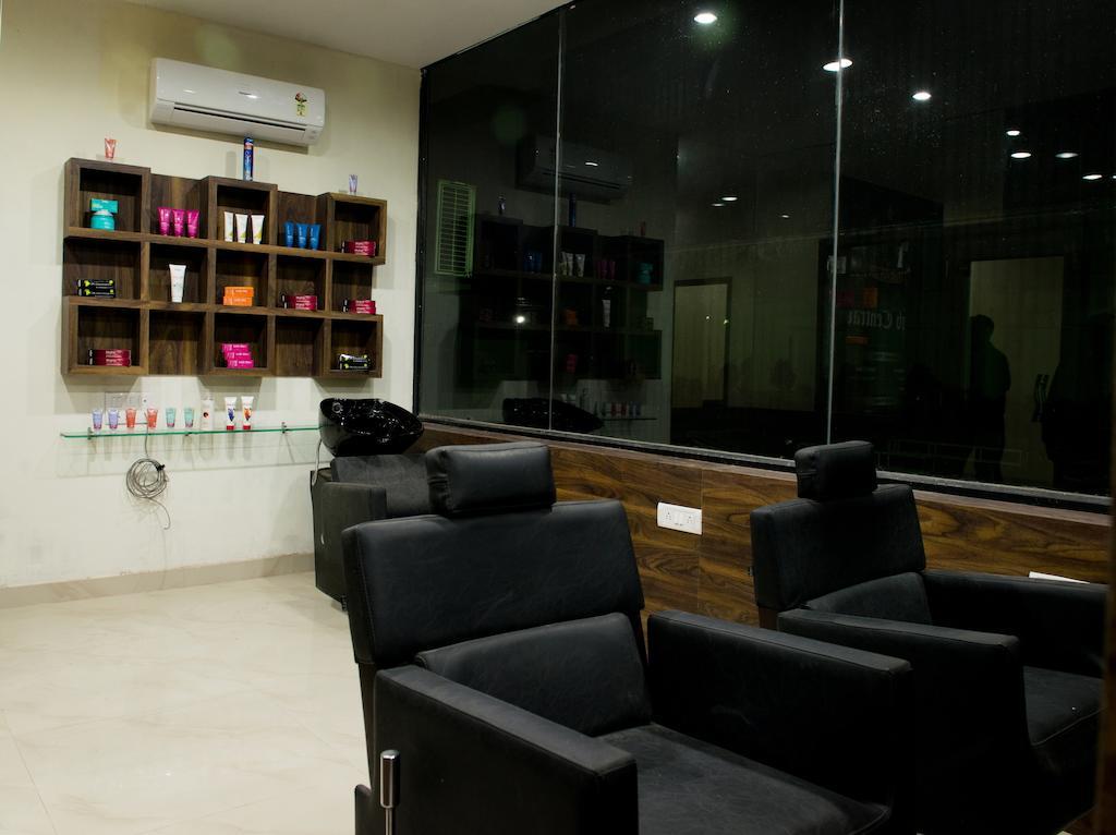 Hotel Balaji Central Ratlām Екстериор снимка