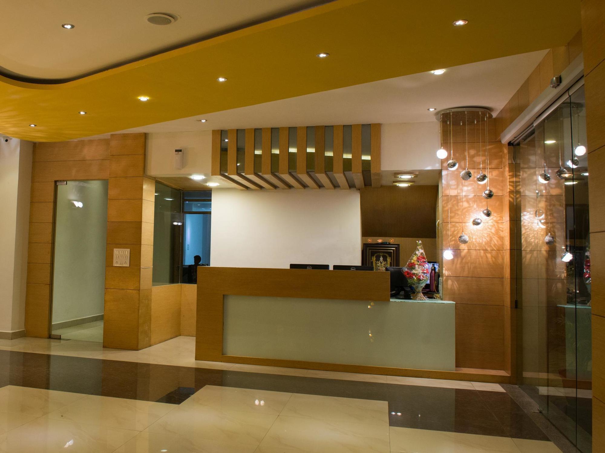 Hotel Balaji Central Ratlām Екстериор снимка