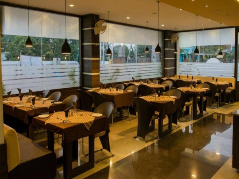 Hotel Balaji Central Ratlām Екстериор снимка